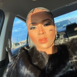 Meet your Posher, Vanette